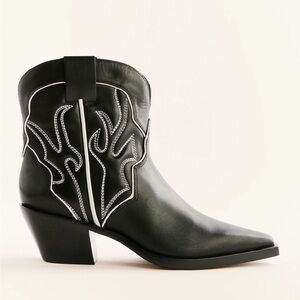 Reformation Otto Mini Western Boots SZ 8 color Black Motif